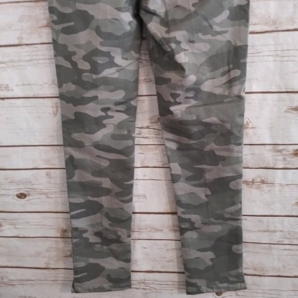Wit & Wisdom Ab-solution Camo Ankle Skimmer Pants Size 6 - Picture 8 of 11